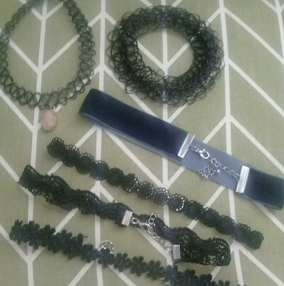 5 Blk 1 blue chokers